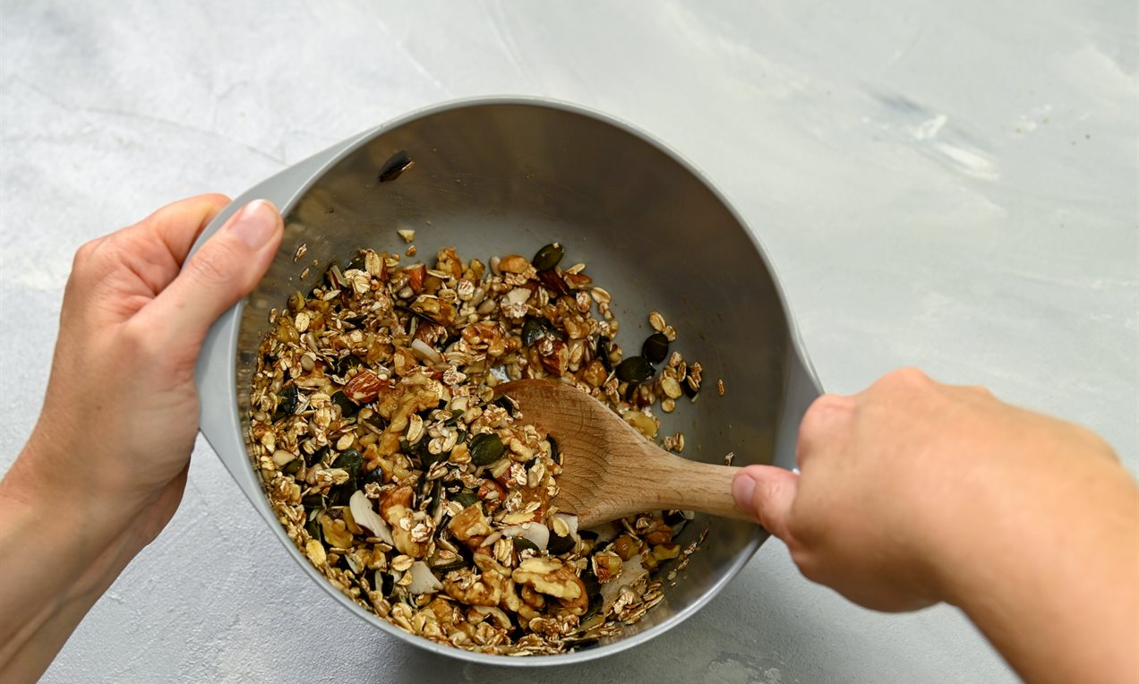 Picture - Healthy breakfast walnut and seed bars - Step 2: Combine the ingredients